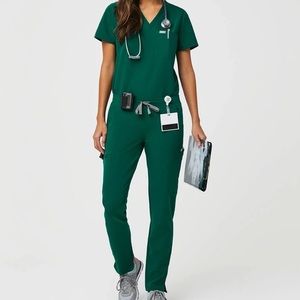 Women’s Hunter Green Figs Scrub Set
